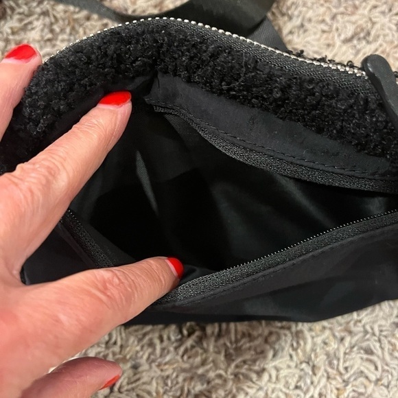black fleece lululemon belt bag Everywhere *Fleece *Plush *Mesh *Corduroy – TellurideFUEL Lululemon Everywhere Belt Bag Large